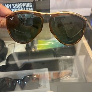 Ray ban brown tortoise glasses with gold trim new never worn comes with case